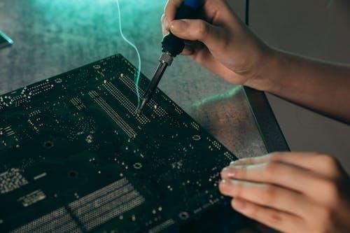 Top 5 Things Electronic Engineers Can Learn at the Best Solder Training Centre in North Carolina