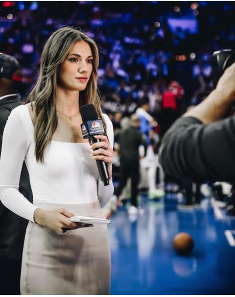 Hatcher NBC Sports Philadelphia on her duty post. Photo credit: Instagram/@tarynhatcher. 