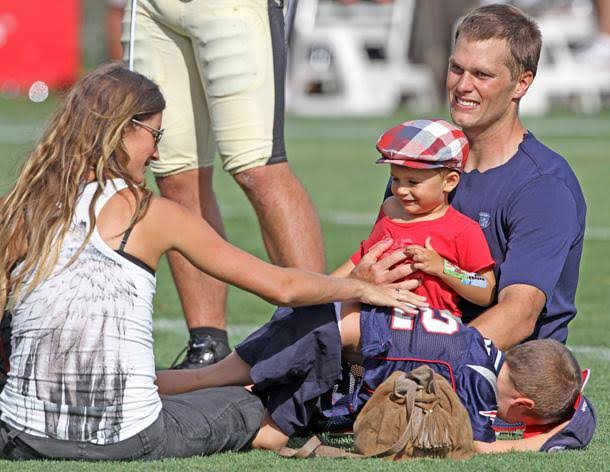 Vivian Lake Brady, her mom, Gisele Bundchen, and her dad, Tom Brady. Photo credit: Google photos. 