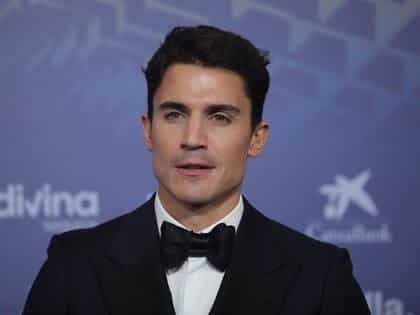 Is Álex González Married? Bio: Family, Wife, Age, Siblings, Movies