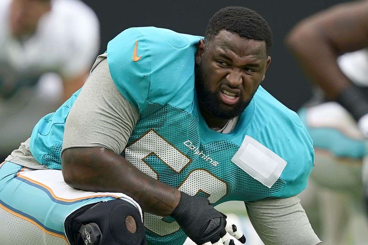 Is Davon Godchaux Married? Bio: Family, Siblings, Girlfriend, Contract, Net Worth