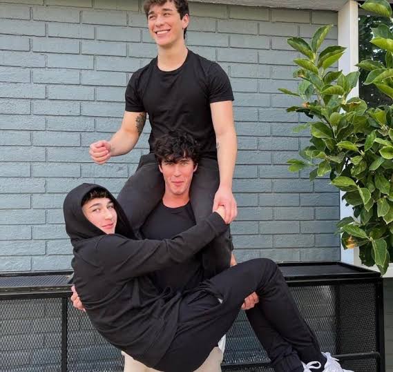 Brandon-Rowland-and-his-two-brothers-Hunter-Rowland-and-Ashton-Rowland.-