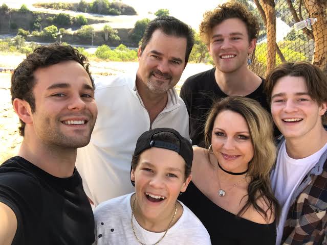 Dylan-Summerall-with-his-parents-Jimmy-and-Tisha-and-his-three-brothers-Hunter-Jimmy-and-Hayden-Summerall.-