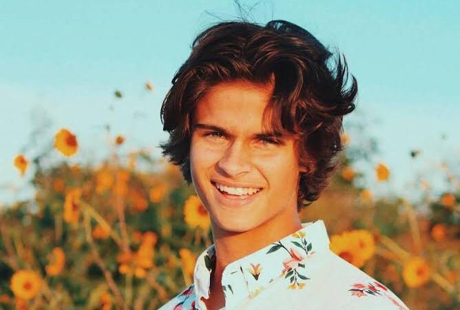 Garrison Hatley Bio: Girlfriend, Brother, Age, Career, TikTok, Net Worth 0 (0)