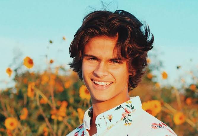 Garrison Hatley Bio: Girlfriend, Brother, Age, Career, TikTok, Net Worth