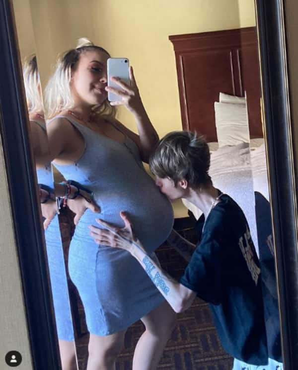 Daddy-Long-Neck-and-his-baby-mama-Beth-while-she-was-pregnant.-