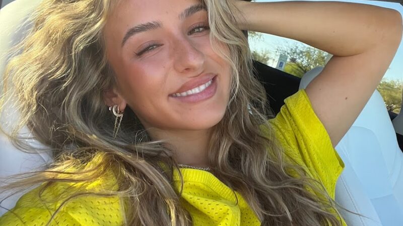 Riley Saurage Bio: Age, Family, Brother, Bf, Career, Net Worth 0 (0)