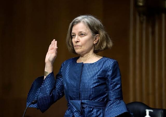 Is Sarah Bloom Raskin Still Married? Bio: Family, Age, Kids, Net Worth 0 (0)