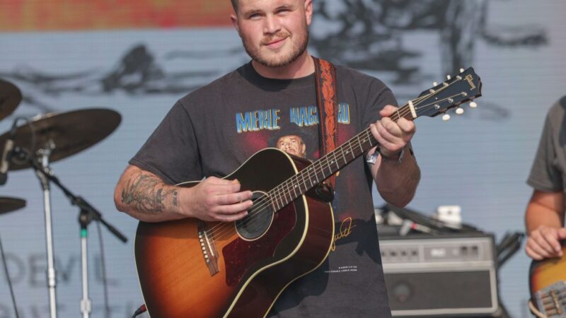 Is Zach Bryan Still Married? Bio: Age, Wife, Gf, Career, Songs, Net Worth 0 (0)