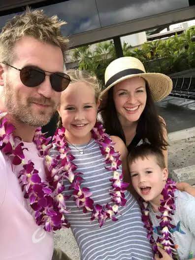 American-movie-actress-Susan-May-Pratt-with-her-husband-Kenneth-and-two-children.-