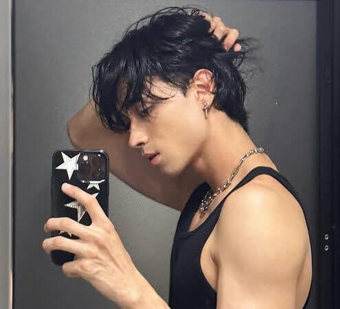 Is Sebastian Moy Married? Bio: Age, Family, Brothers, Girlfriend, Net Worth 5 (2)