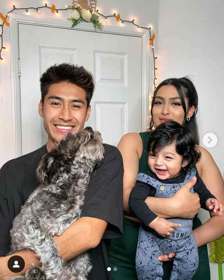 Image - Ivan Martinez with his girlfriend, Lizbeth, daughter, Izay, and pet dog, on 2024 New Year's photo. 