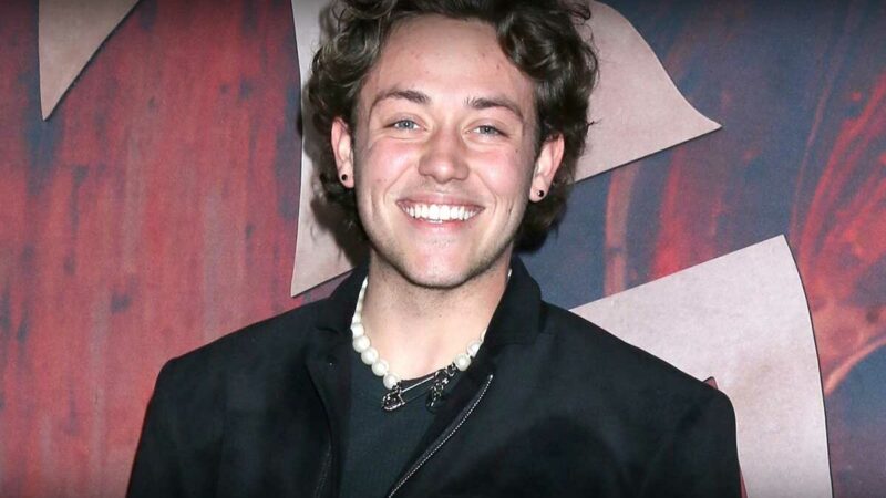 Ethan Cutkosky Bio: Age, Family, Girlfriend, Net Worth