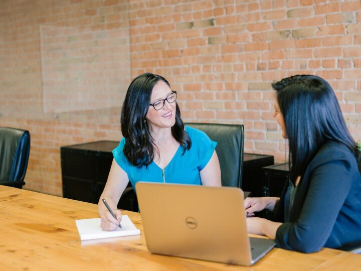 Why one should Hire a Financial Advisor 27 Why one should Hire a Financial Advisor