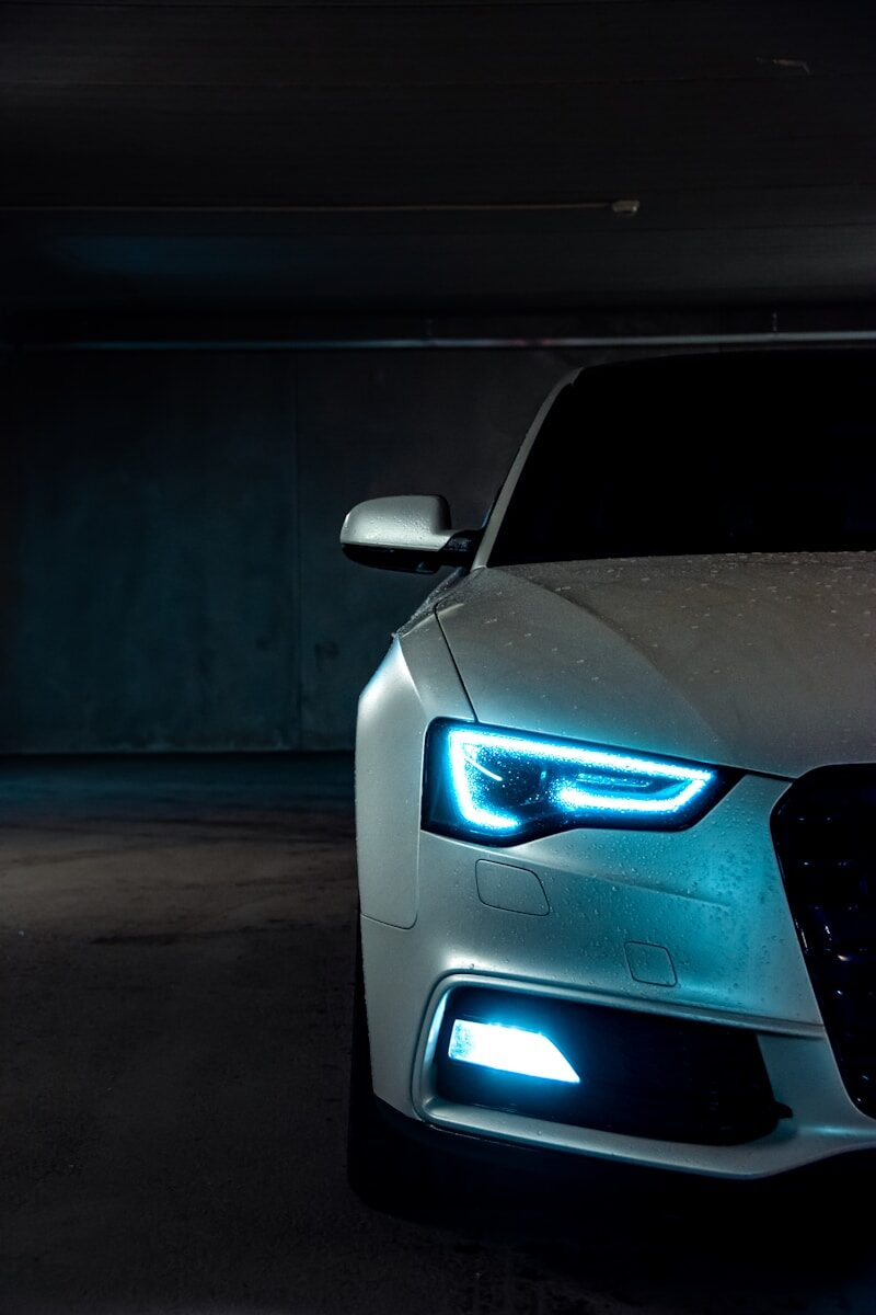 Buying a Used Car from a Right car dealer: The Crucial Tips
