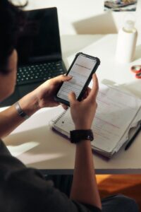 7 Micro-Habits That Quietly Destroy Your Productivity (and