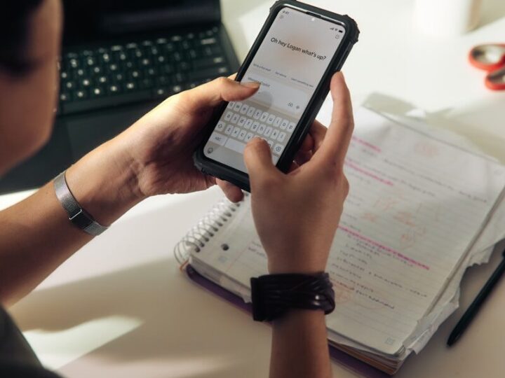 7 Micro-Habits That Quietly Destroy Your Productivity (and
