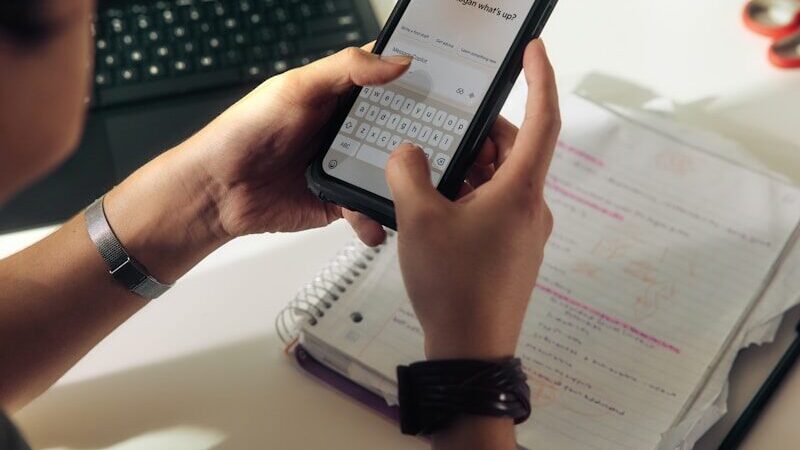 7 Micro-Habits That Quietly Destroy Your Productivity (and